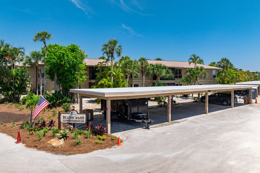 Blind Pass Condominium in Sanibel, FL - Building Photo