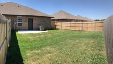 1824 Post Oak Rd in El Reno, OK - Building Photo - Building Photo