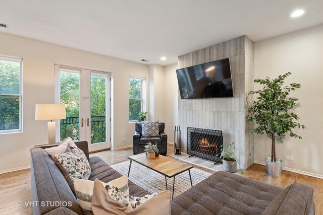 844 W Diversey Pky, Unit 3W in Chicago, IL - Building Photo - Building Photo