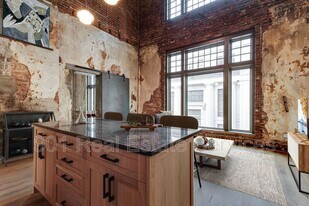 124 Monroe Ave in Memphis, TN - Building Photo