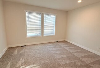 17050 Coventry Ln in Holly, MI - Foto de edificio - Building Photo