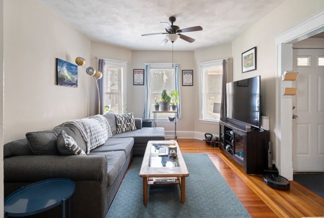 44 Greenleaf Ave, Unit 1