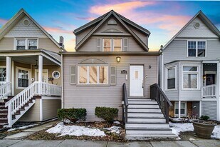 3652 N Richmond St in Chicago, IL - Building Photo