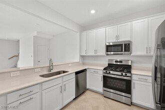 14995 White Pearl Rd in Punta Gorda, FL - Foto de edificio - Building Photo
