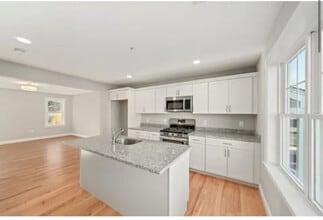 55 Plymouth St in Whitman, MA - Building Photo - Building Photo
