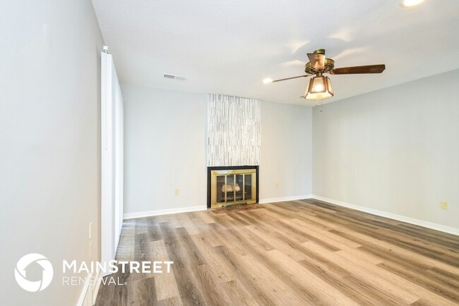 5825 Lynnfield Cove in Memphis, TN - Foto de edificio - Building Photo
