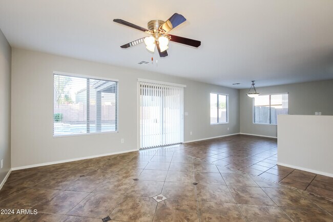 12510 W Mandalay Ln in El Mirage, AZ - Building Photo - Building Photo