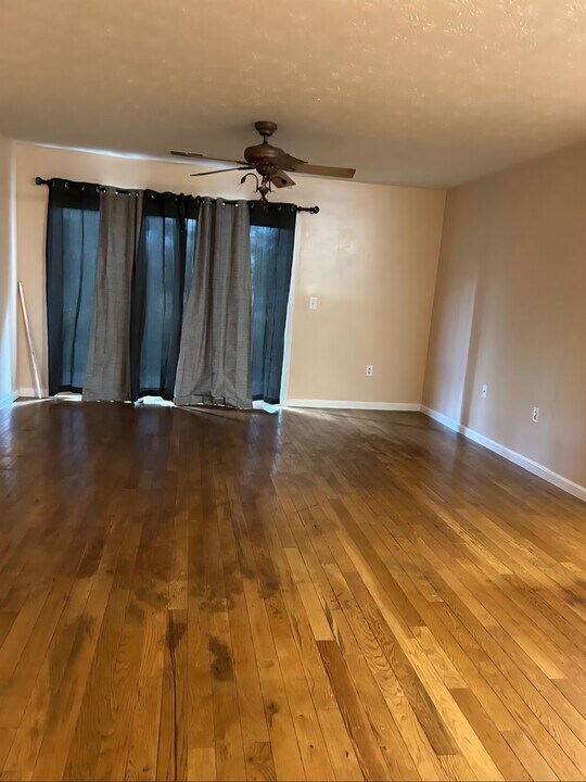 233 Legends Creek Pl, Unit 102 in Indianapolis, IN - Foto de edificio