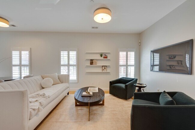 242 Shawmut Ave, Unit 1B in Boston, MA - Building Photo - Building Photo