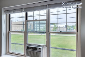 2752 Hampton Pkwy, Unit FL1-ID951 in Evanston, IL - Foto de edificio - Building Photo