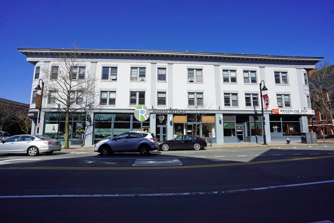 83 Harvard St in Brookline, MA - Building Photo