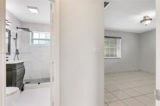 5725 SW 107th Pl in Miami, FL - Building Photo - Building Photo