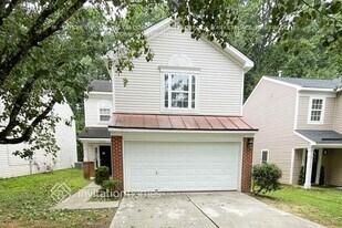 8346 Wallace Glen Dr in Charlotte, NC - Building Photo