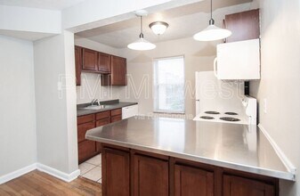 140 E 19th St in Indianapolis, IN - Foto de edificio - Building Photo