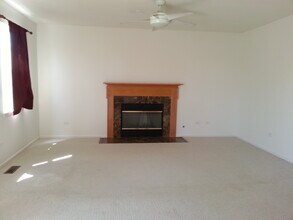735 Knoch Knolls Rd in Naperville, IL - Building Photo - Building Photo