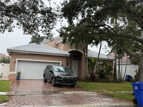 19465 SW 25th Ct in Miramar, FL - Foto de edificio - Building Photo