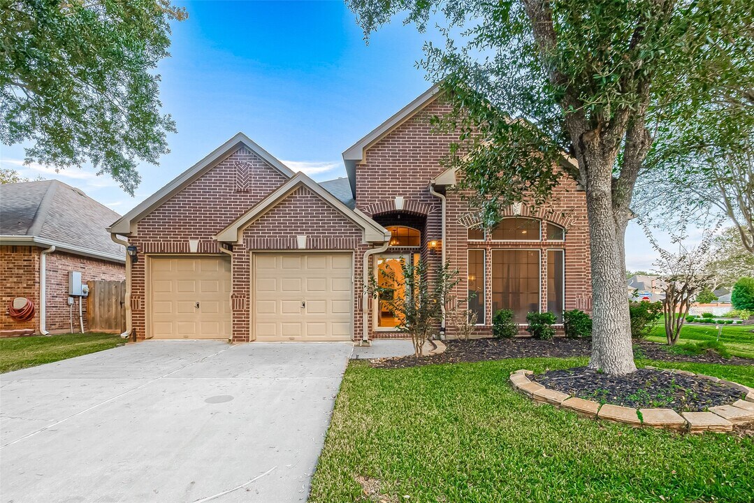 643 Avery Dr in Sugar Land, TX - Building Photo
