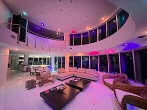 3344 NE 167th St in North Miami Beach, FL - Building Photo - Building Photo