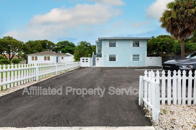 property at 5207 N Flagler Dr