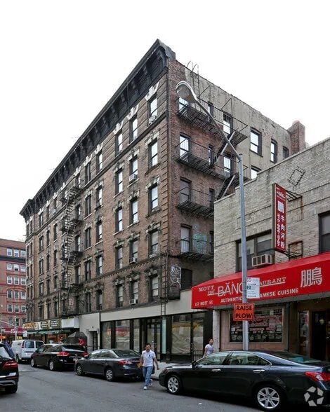 151 Mott St