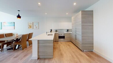 411 Jimmy Buffett Mem Hwy in Hollywood, FL - Building Photo - Building Photo