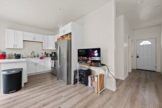 5394 Redding Rd in San Diego, CA - Building Photo - Building Photo