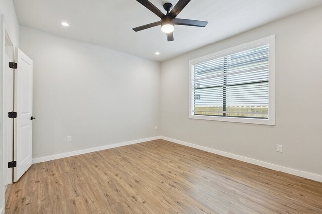 110 Gravel St in San Antonio, TX - Building Photo - Building Photo