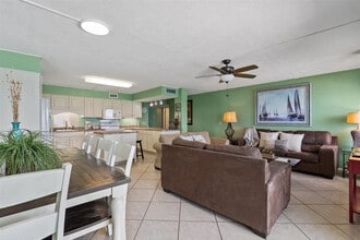 8743 Thomas Dr in Panama City Beach, FL - Building Photo - Building Photo