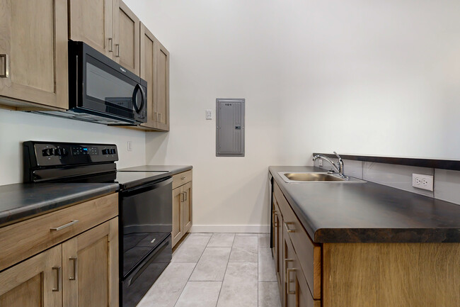 9th Street Lofts/ RENOVATED 2023 in Leeds, AL - Building Photo - Interior Photo