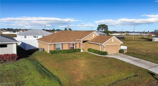 936 NW 7th Pl in Cape Coral, FL - Building Photo - Building Photo