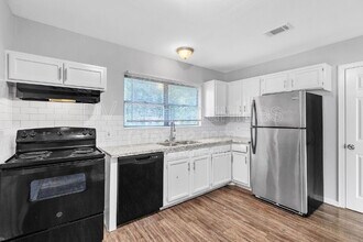 6419 Belarbor St in Houston, TX - Building Photo - Building Photo