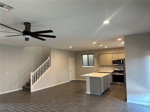 9976 Tucket Point Ct in Las Vegas, NV - Building Photo - Building Photo