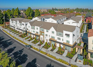 Catalina Phase 2 in Santa Clara, CA - Foto de edificio - Building Photo