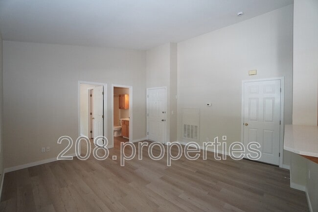6589 W Lucky Ln in Boise, ID - Building Photo - Building Photo