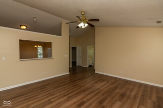 1472 Round Lake Rd in Greenwood, IN - Building Photo - Building Photo