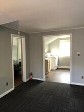 1012 W Armstrong Ave, Unit 1012-1 in Peoria, IL - Foto de edificio - Building Photo