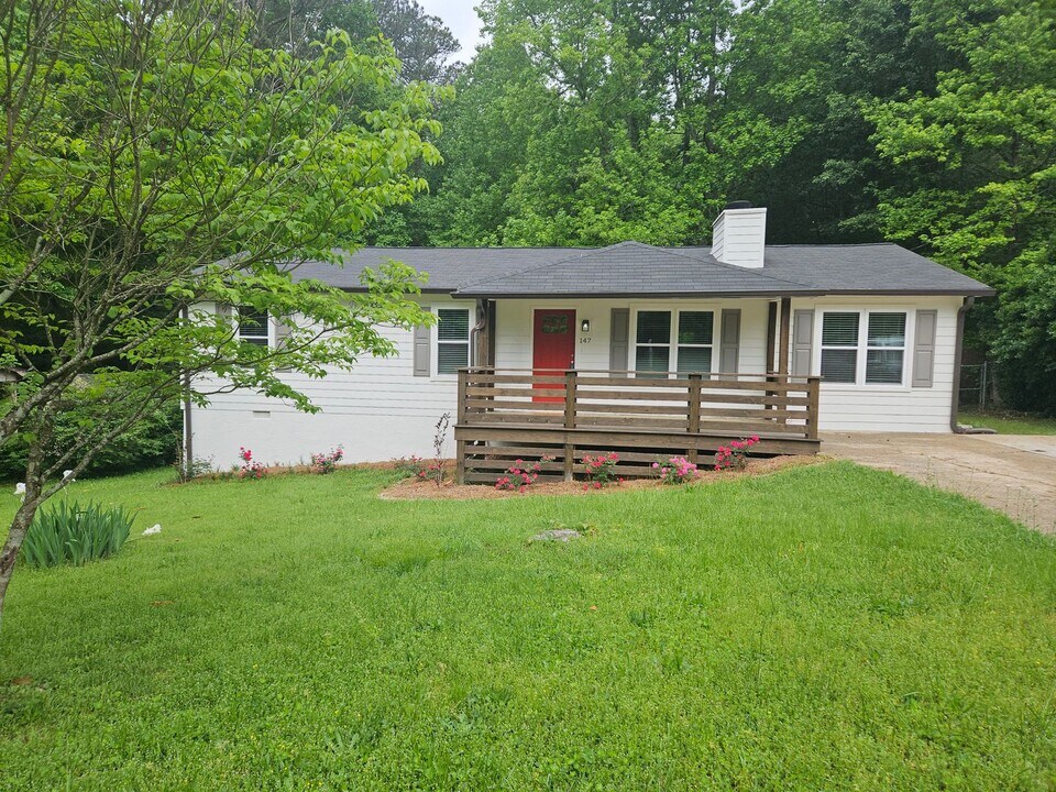 147 Mildred Ct in Dallas, GA - Building Photo