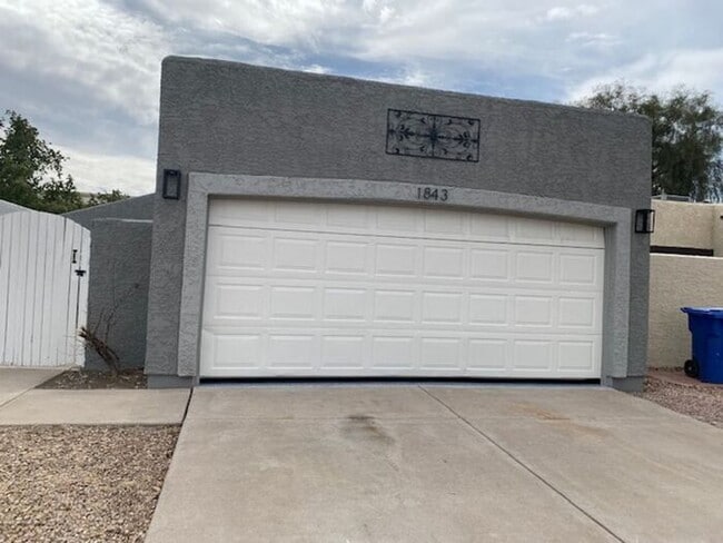 1843 W El Monte Pl in Chandler, AZ - Building Photo - Building Photo