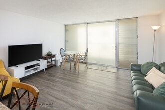 440 Lewers St in Honolulu, HI - Building Photo - Building Photo