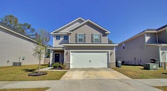 35 Perlieu Ct in Hinesville, GA - Building Photo