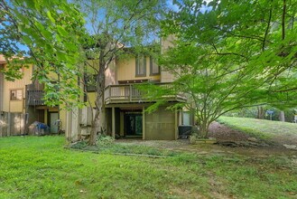 2224 Glencourse Ln in Reston, VA - Building Photo - Building Photo