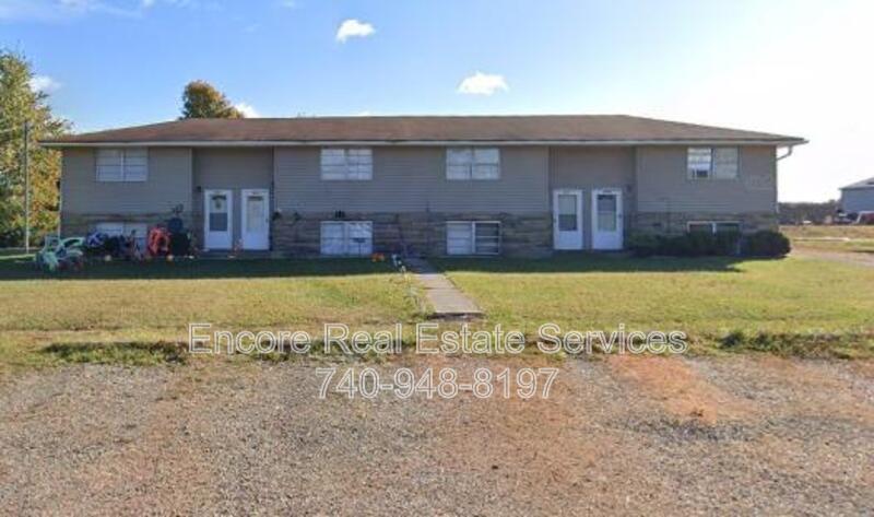 8582 Nichols Ln in Johnstown, OH - Foto de edificio
