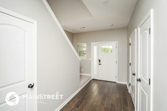 2089 Paddle Wheel Dr in Jeffersonville, IN - Foto de edificio - Building Photo