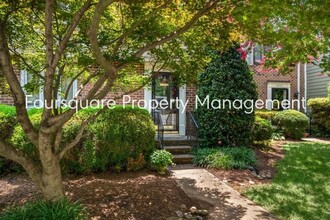 2822 Wycliff Rd in Raleigh, NC - Foto de edificio - Building Photo