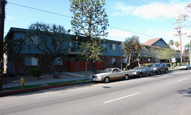 15040 Parthenia St in North Hills, CA - Building Photo - Building Photo