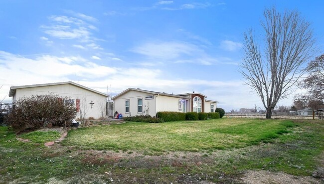 22387 Blessinger Rd in Star, ID - Foto de edificio - Building Photo