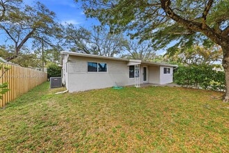 4561 SW 25th Ter in Fort Lauderdale, FL - Building Photo - Building Photo