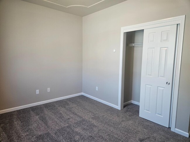 3762 Pontiac Ave in Clovis, CA - Building Photo - Building Photo