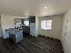 1154 Olivera St in Guadalupe, CA - Building Photo - Building Photo