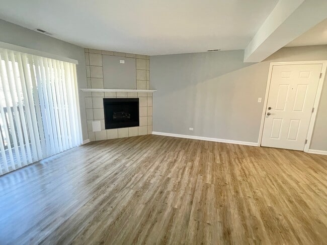 201 Penny Ave in East Dundee, IL - Building Photo - Building Photo